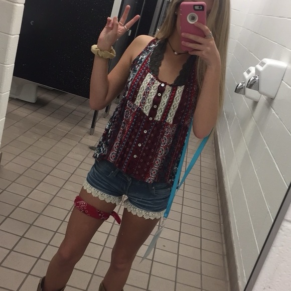 Full Tilt Burgundy Floral Pattern Button-Up Blouse Size Small - Picture 8 of 9